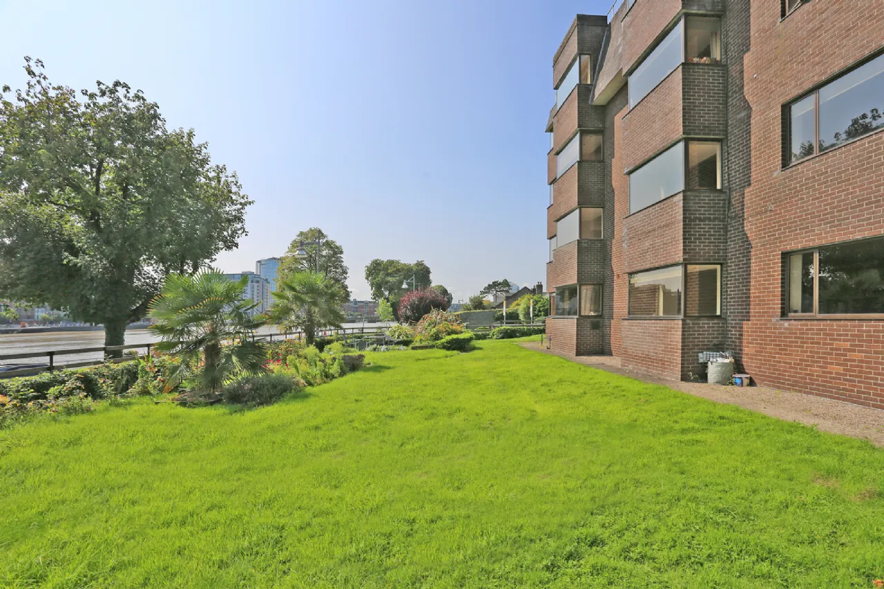 Photo of 10 Strand Court, O' Callaghan Strand, Limerick, V94N220