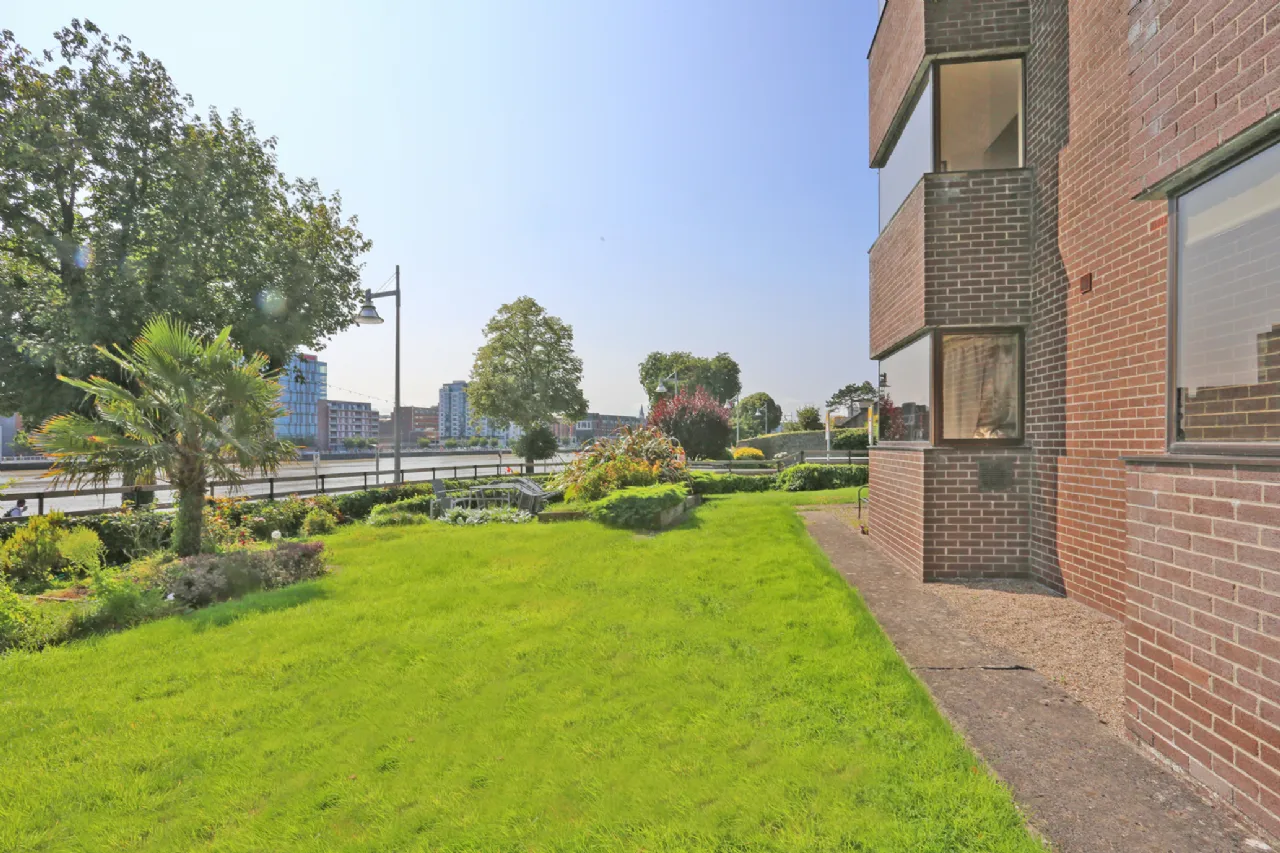 Photo of 10 Strand Court, O' Callaghan Strand, Limerick, V94N220