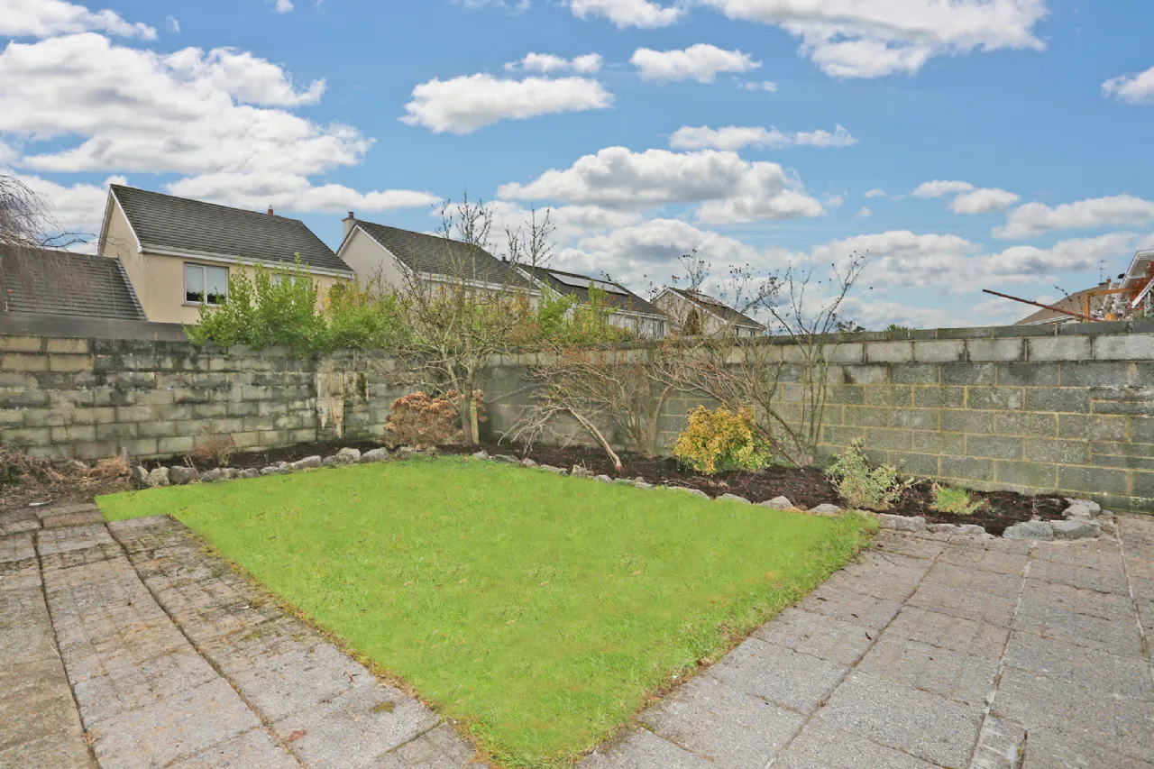 Photo of 7 Carraig Donn, Ballycasey, Shannon, Co. Clare, V14Y579