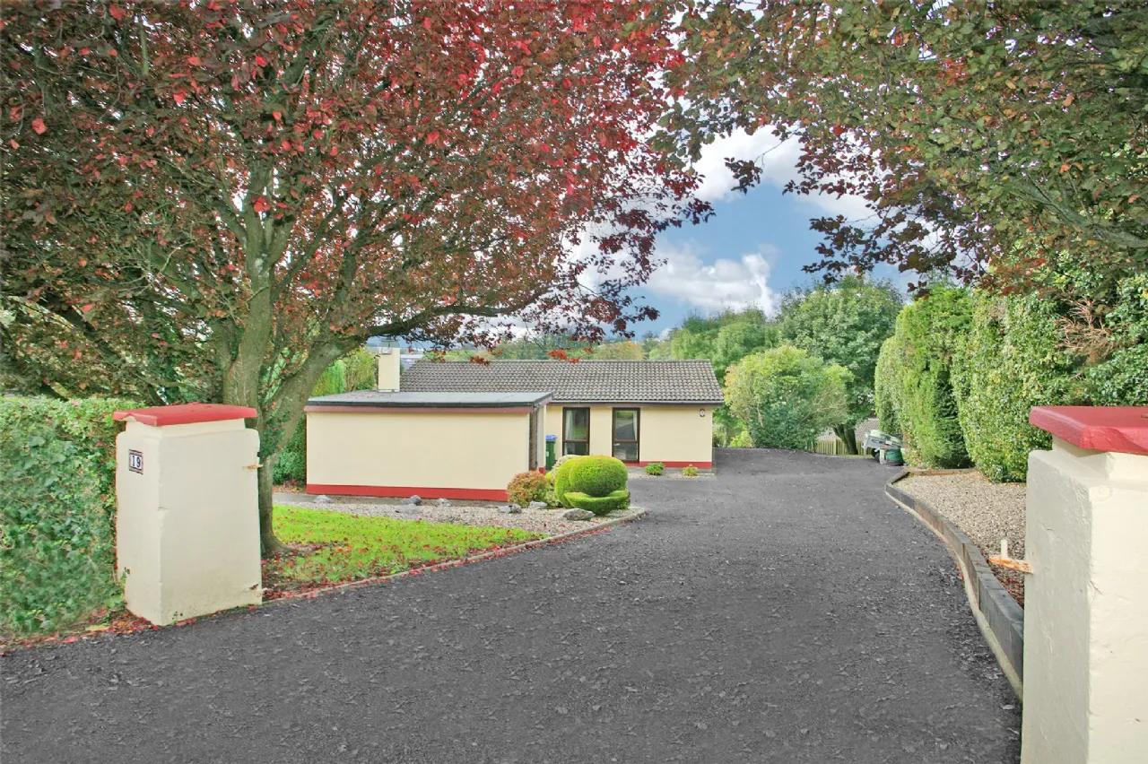 Photo of 19 Tullyvarraga Hill, Shannon, Co Clare, V14 D291