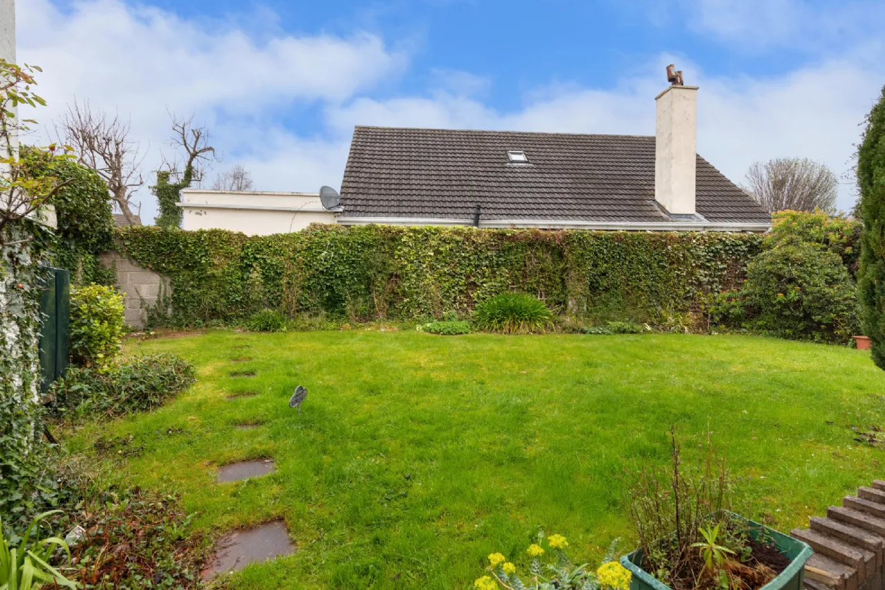Photo of 18 Glen Lawn Drive, The Park, Cabinteely, Dublin 18, D18E429