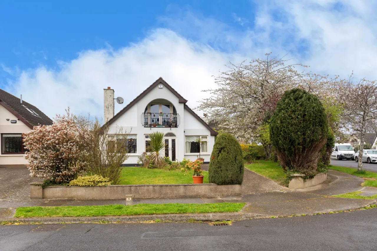 Photo of 18 Glen Lawn Drive, The Park, Cabinteely, Dublin 18, D18E429