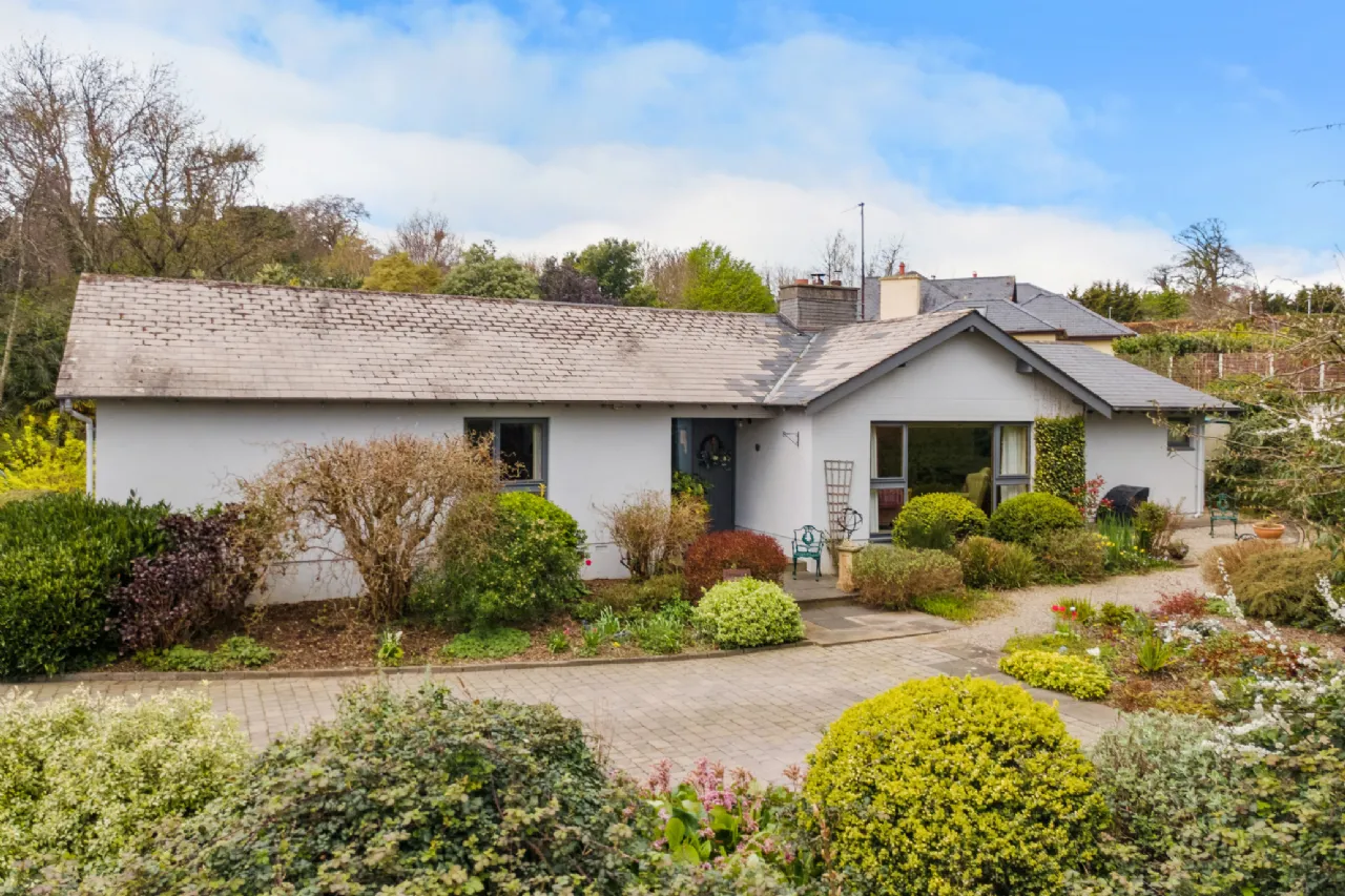 Photo of Fernsea, Ferndale Road, Rathmichael, Dublin 18., D18YX30