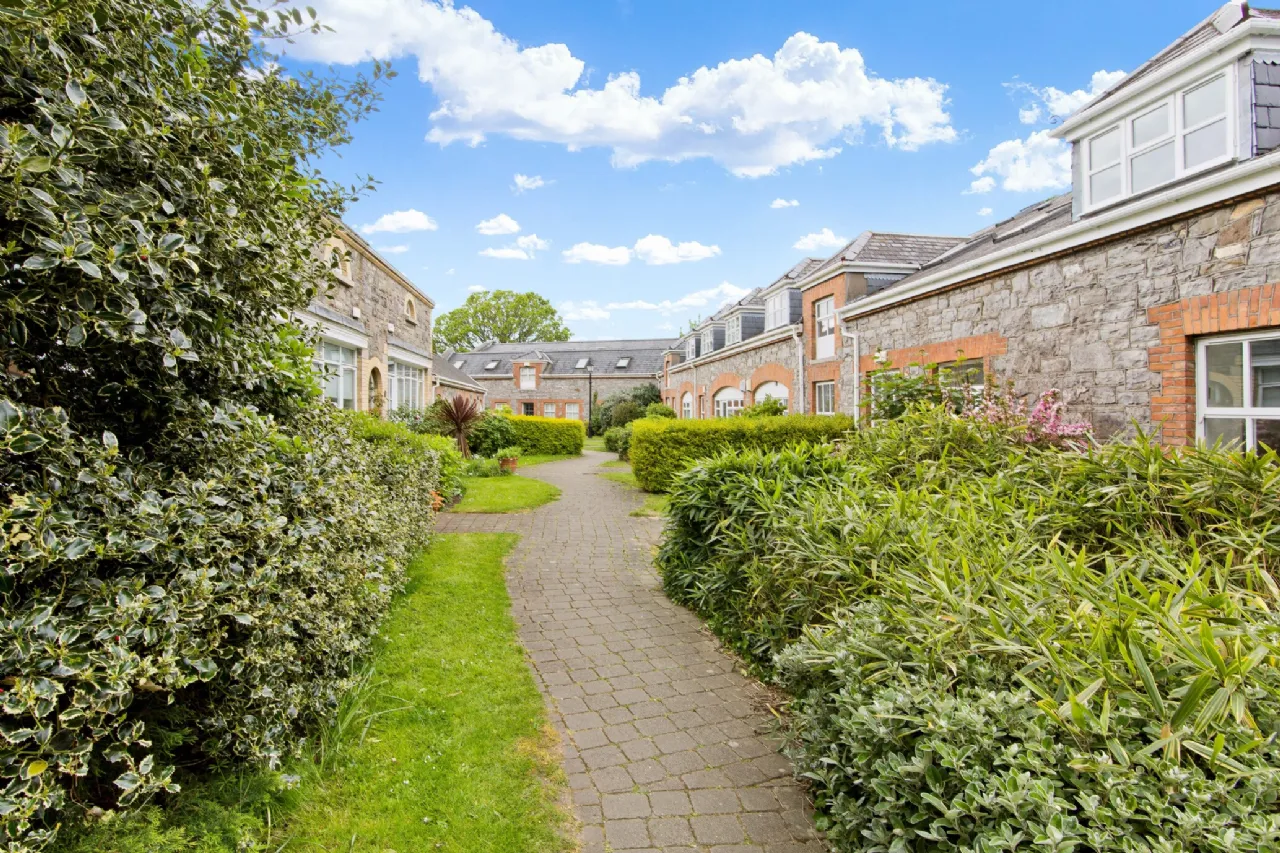 Photo of 6 The Farmyard, Hybreasal, Dublin 8, D08 N5FF
