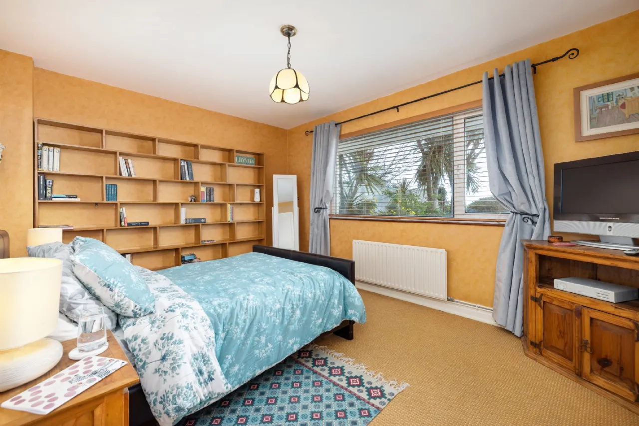 Photo of 12 Seafield, Shankill, Dublin 18, D18 Y277