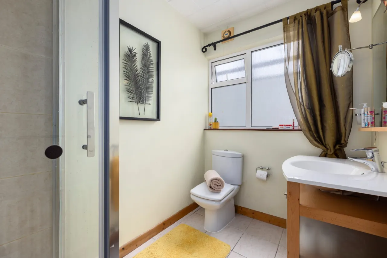 Photo of 12 Seafield, Shankill, Dublin 18, D18 Y277