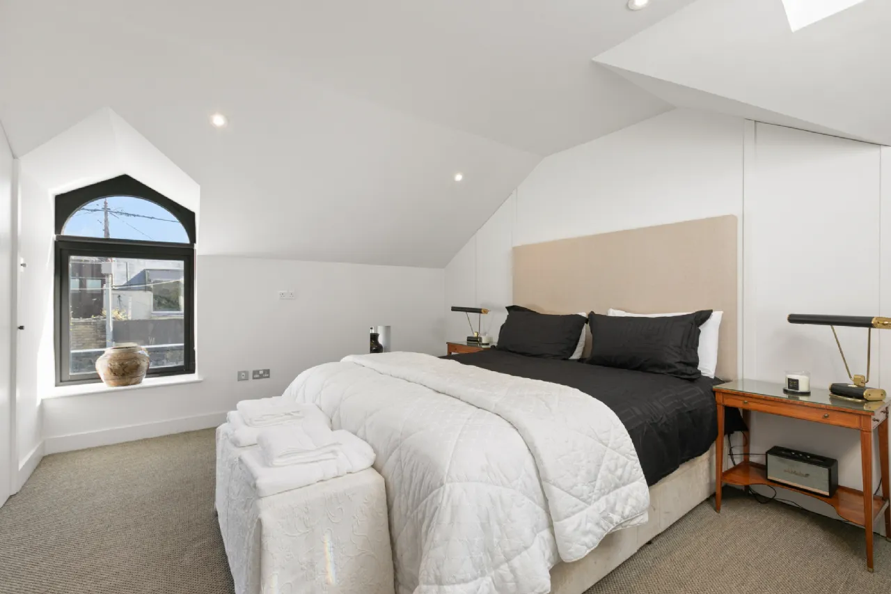 Photo of 56 Heytesbury Lane, Ballsbridge, Dublin 4, D04 W7W1