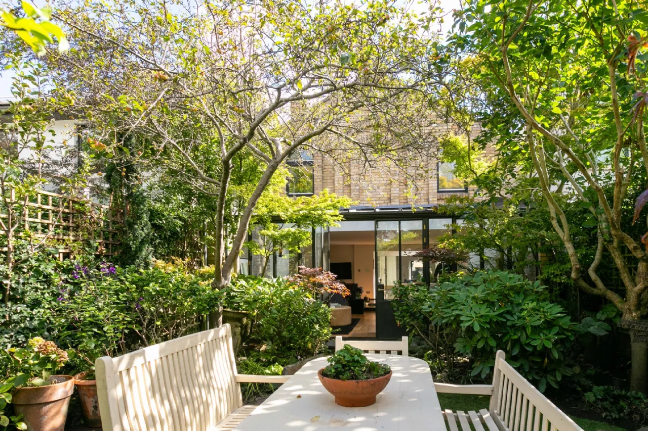 Photo of 56 Heytesbury Lane, Ballsbridge, Dublin 4, D04 W7W1