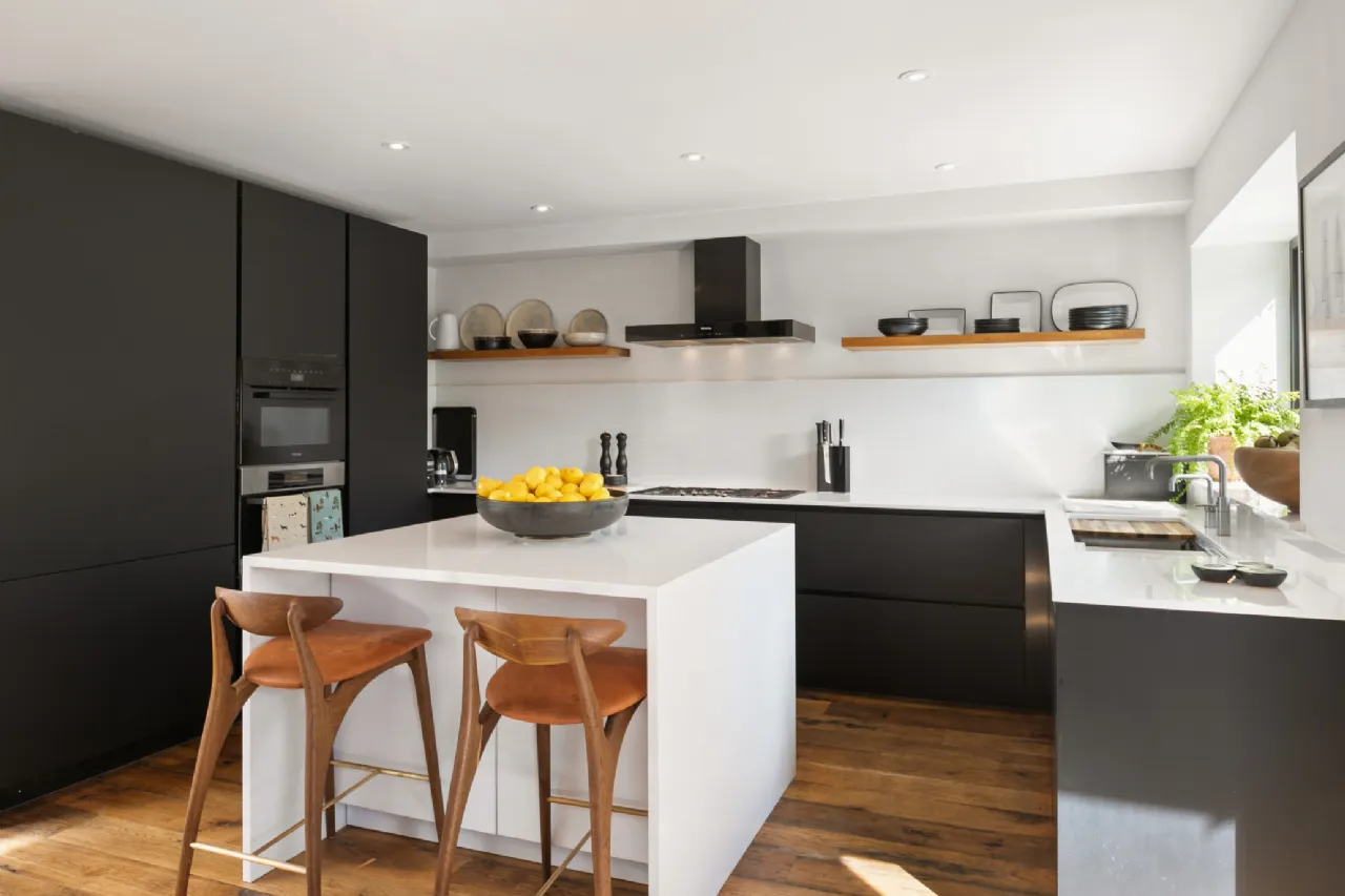 Photo of 56 Heytesbury Lane, Ballsbridge, Dublin 4, D04 W7W1