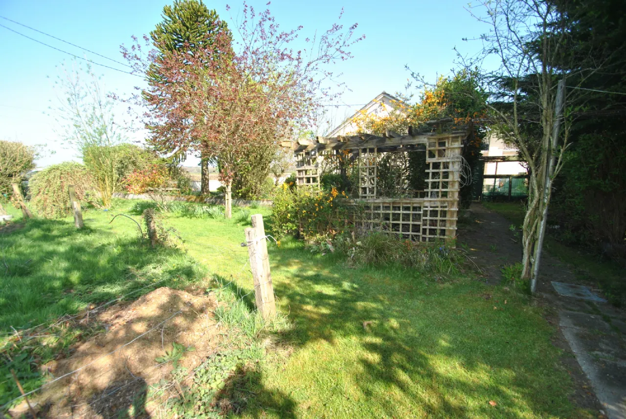 Photo of Mount Heaton, Roscrea, Co. Offaly, E53 TK50