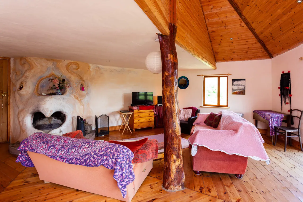 Photo of Honeycomb and Honeypot Annex, Derryduff More, Coomhola, Bantry, Co. Cork, P75WD52