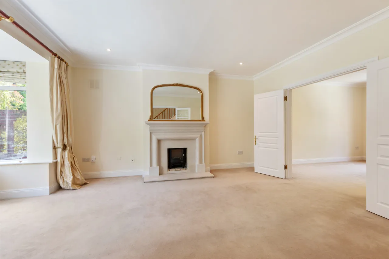 Photo of 13 Holmwood, Cabinteely, Dubin 18, D18 XV63