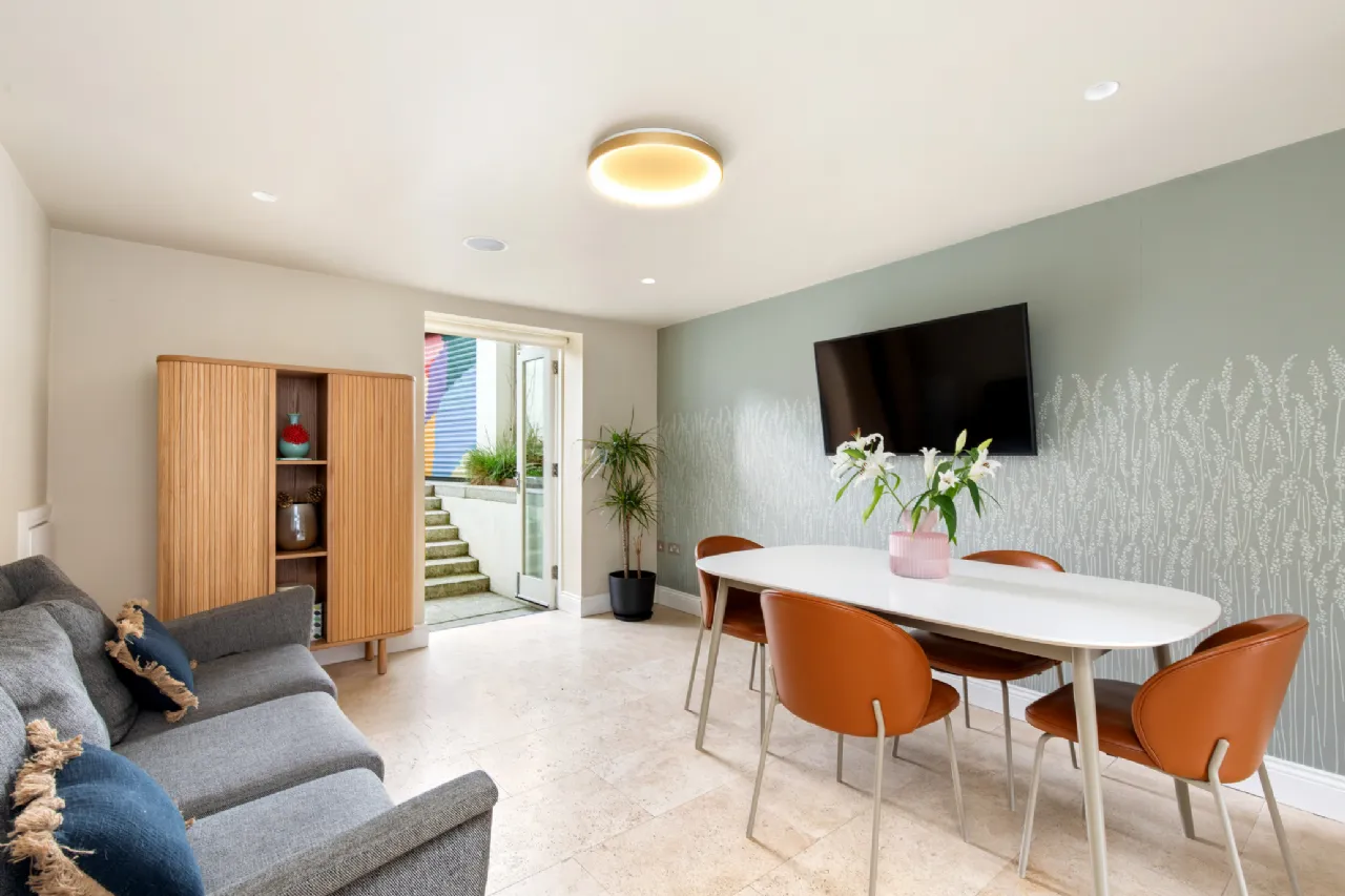 Photo of 1 Bloomfield Avenue, Portobello, Dublin 8, D08 T6H3