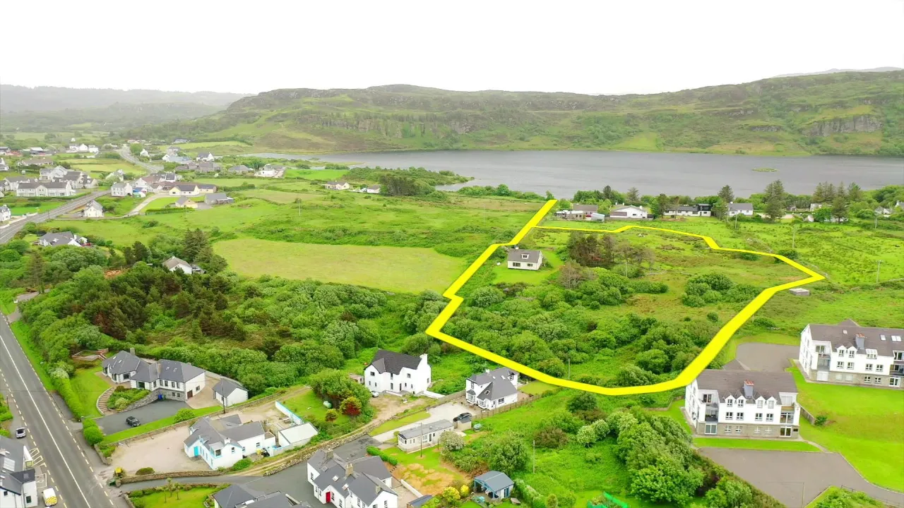 Photo of Cairn Cottage, Rinnaraw, Portnablagh, Co. Donegal, F92X6C1