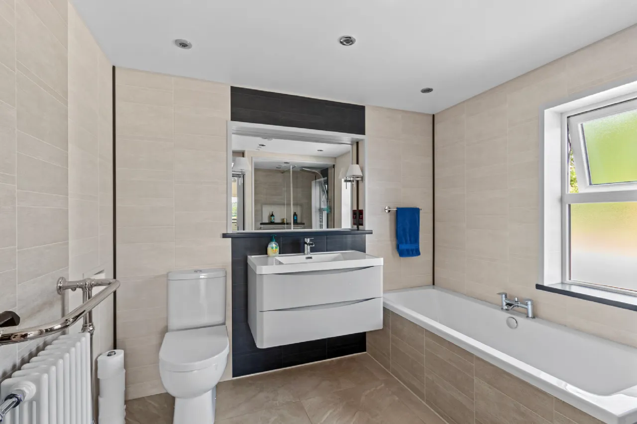 Photo of Estuary Lodge, Church Cross, Skibbereen, Co Cork, P81 H292