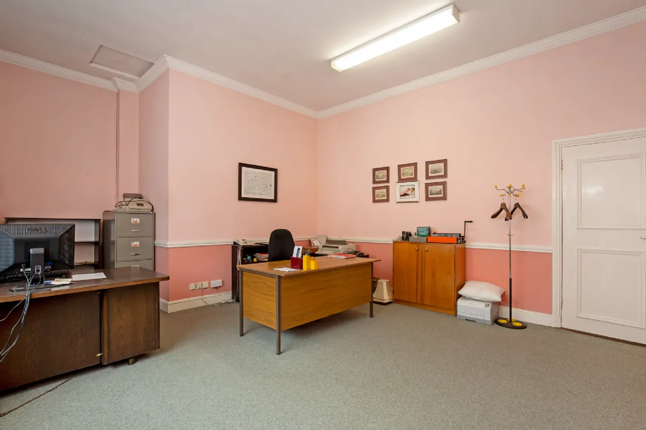 Photo of Clinton's, 25-27 Parnell Street, Clonmel, Co. Tipperary, E91X2V5