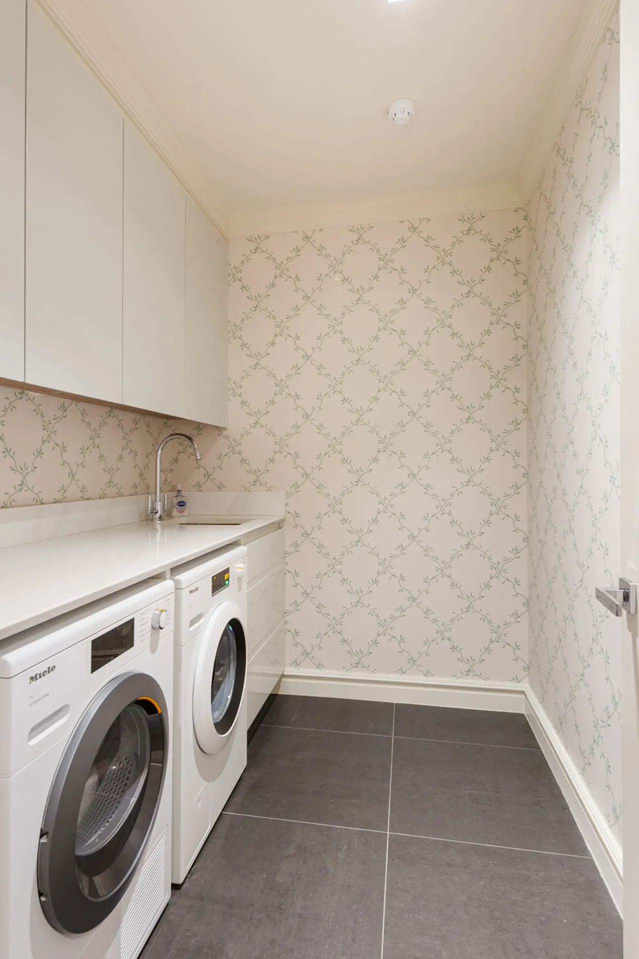 Photo of 28 The Hutchins, Lansdowne Place, Ballsbridge, Dublin 4, D04 W4A8