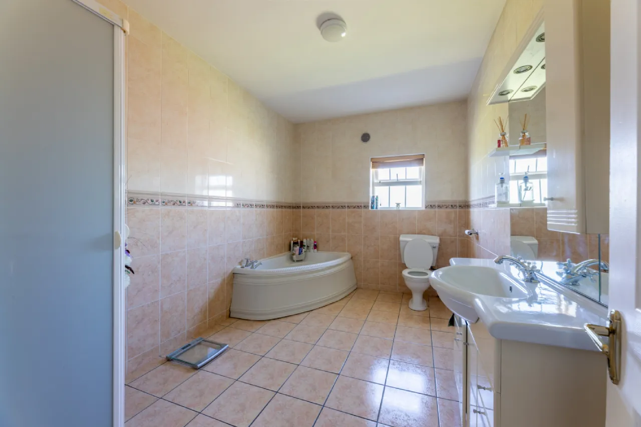 Photo of Giantsgrave, Cashel Road, Clonmel, Co. Tipperary, E91 NP08