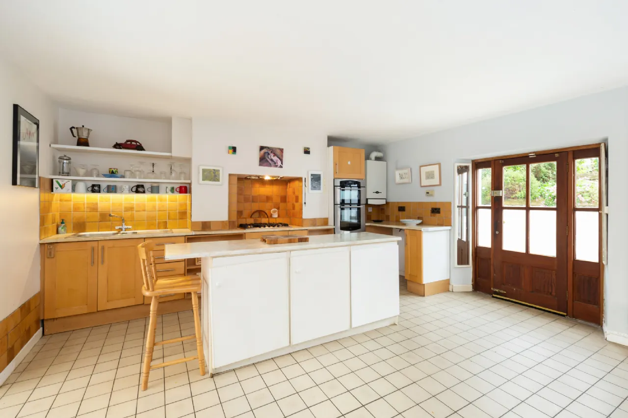 Photo of 87 Strand Road, Sandymount, Dublin 4, D04 P4V8