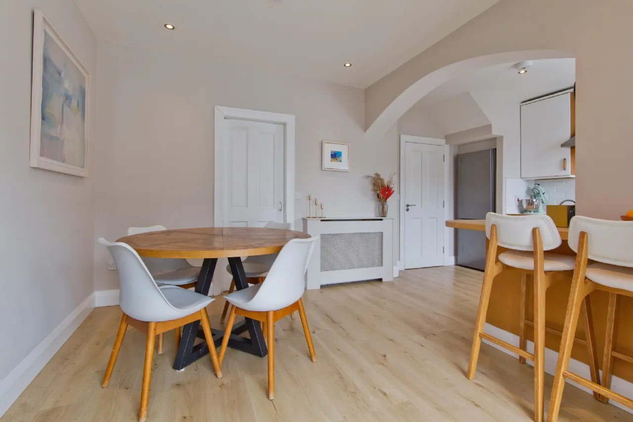 Photo of 8 Beach Avenue, Sandymount, Dublin 4, D04 KD26