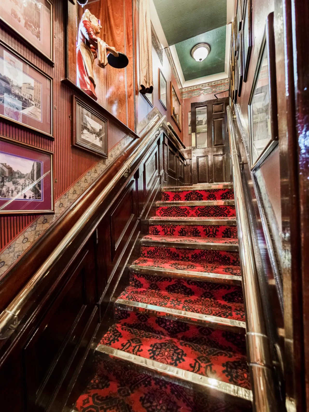 Photo of Sean Tierneys Bar & Restaurant, 13 Connell Street, Clonmel, Co. Tipperary, E91 RD83