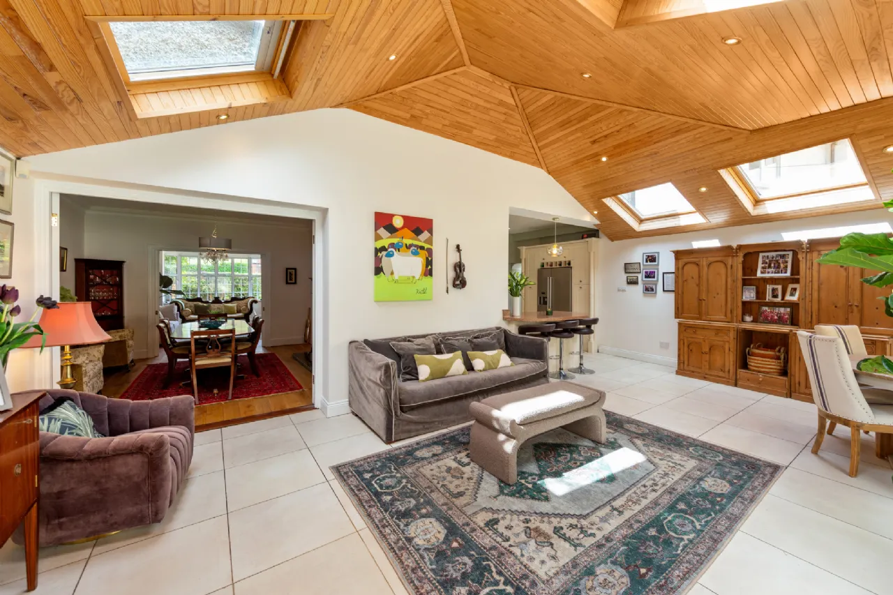 Photo of 4 Anglesea Road, Ballsbridge, Dublin 4, D04 N2A4