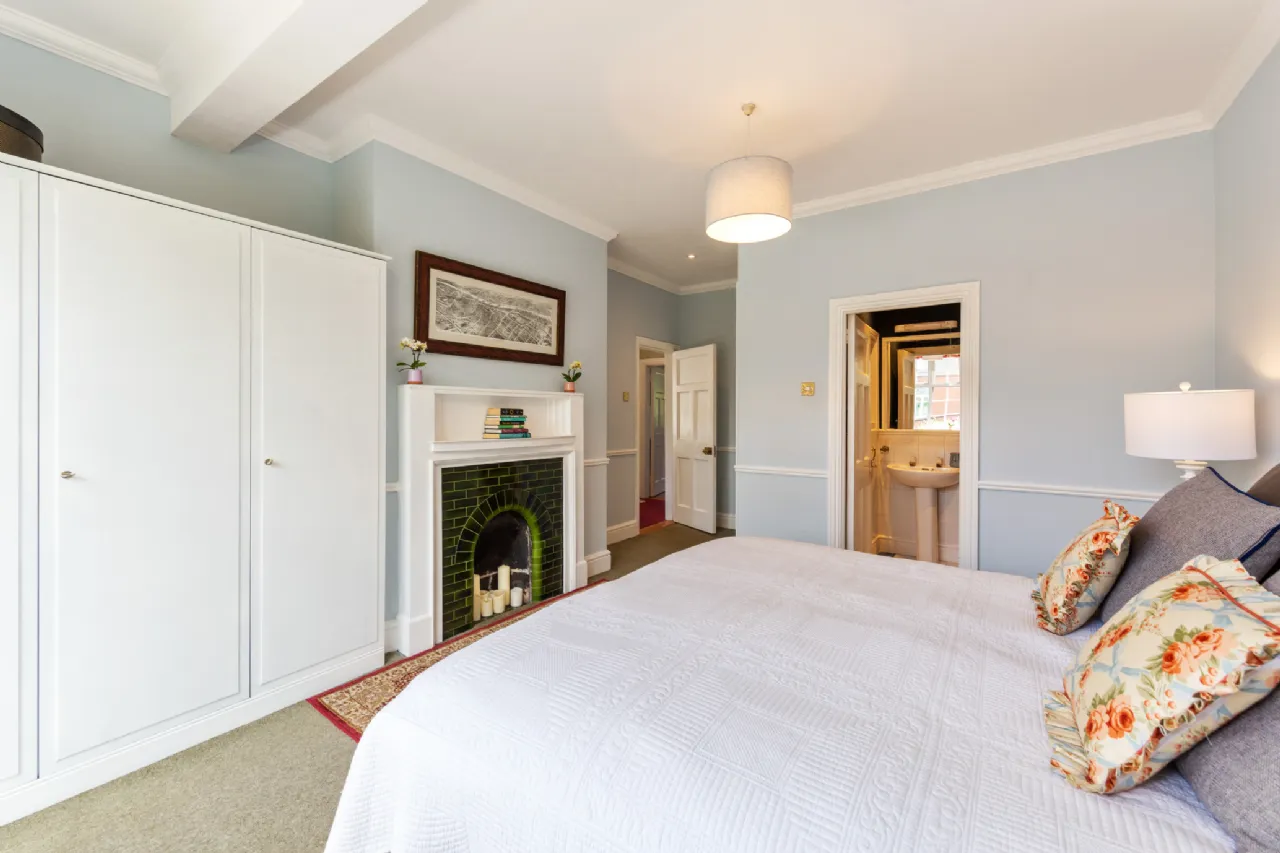 Photo of 4 Anglesea Road, Ballsbridge, Dublin 4, D04 N2A4