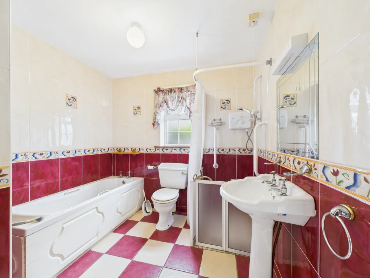 Photo of Coole Lodge, Francis Street, Ennis, Co Clare, V95 DY65