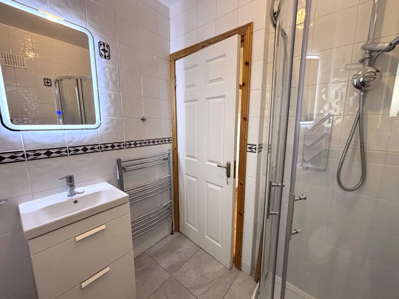 Photo of 32 Black Oak Rise, Barrack Hill, Newport, F28 VN27