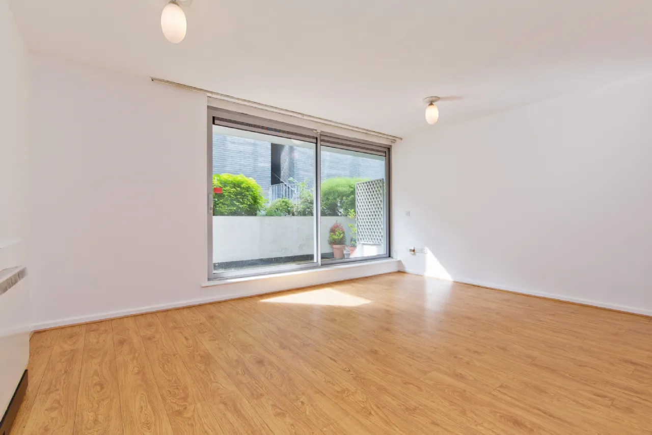 Photo of 8 Block E, The Moorings, Fitzwilliam Quay, Dublin 4, D04 KA99