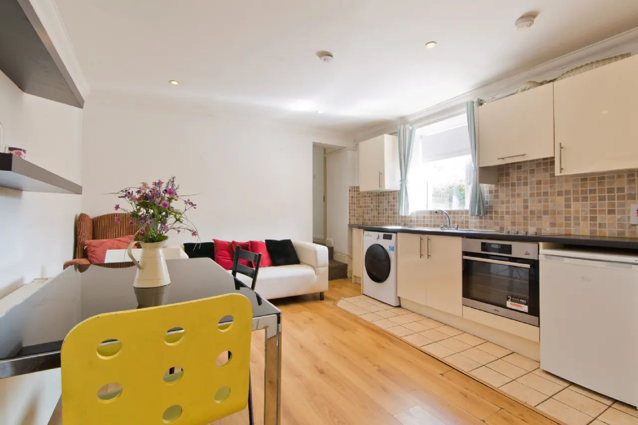 Photo of APT 1, APT 2 & APT 3, 8 High Road, Kilmainham Lane, Kilmainham, Dublin 8, D08 X9KN