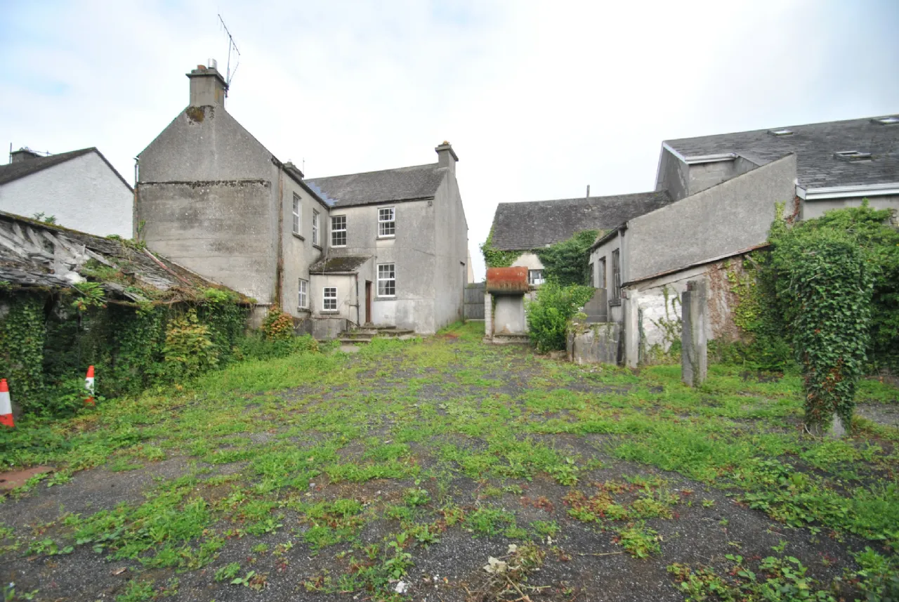 Photo of Main St, Shinrone, Birr, Co. Offaly, R42 N5F2