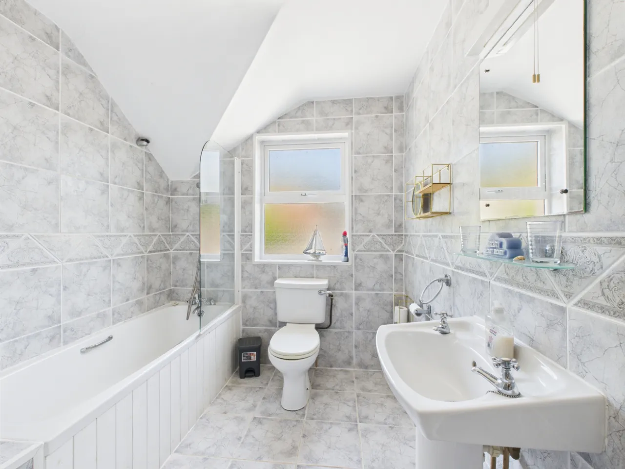 Photo of 2 Living Village, Mountshannon, Co. Clare, V94 P7K8