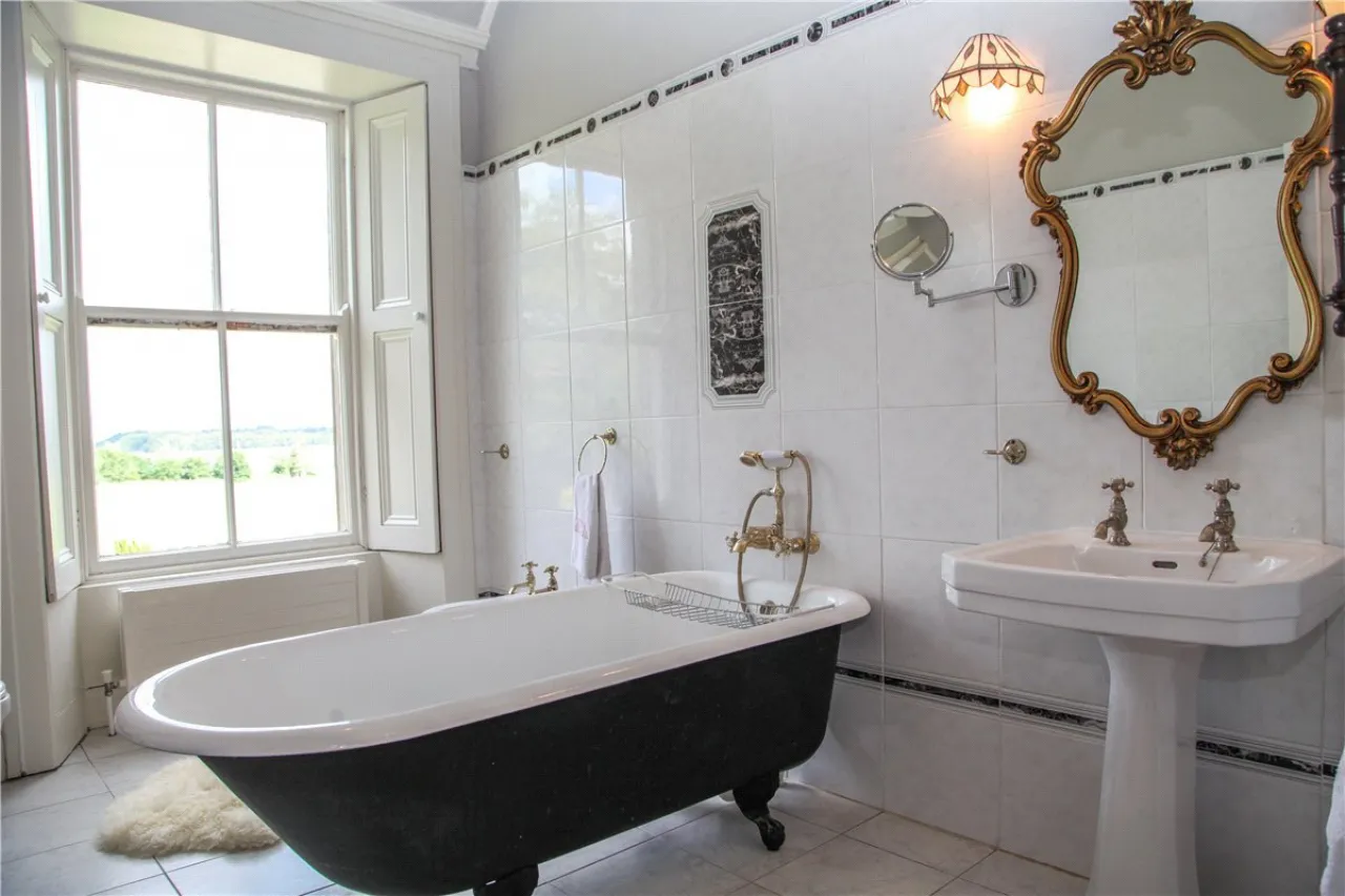 Photo of Kilteelagh House, Dromineer, County Tipperary, 76KM