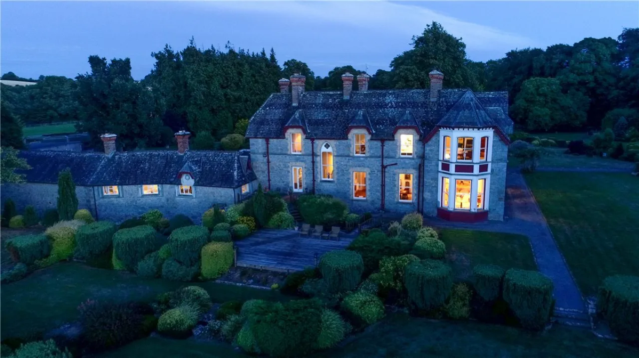 Photo of Kilteelagh House, Dromineer, County Tipperary, 76KM