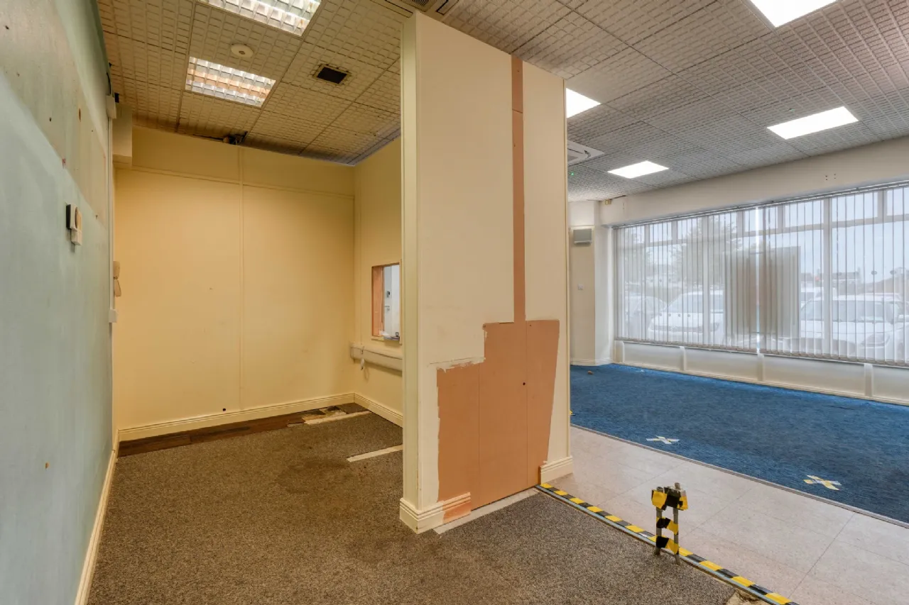 Photo of Ulster Bank, James Fintan Lawlor Avenue,, Portlaoise,, Co.Laois, R32 FX25