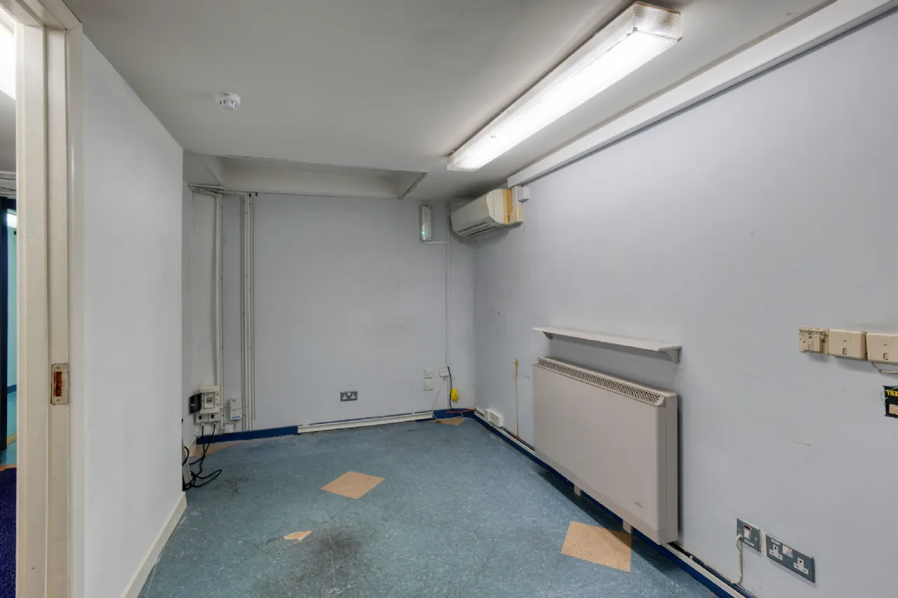 Photo of Ulster Bank, James Fintan Lawlor Avenue,, Portlaoise,, Co.Laois, R32 FX25