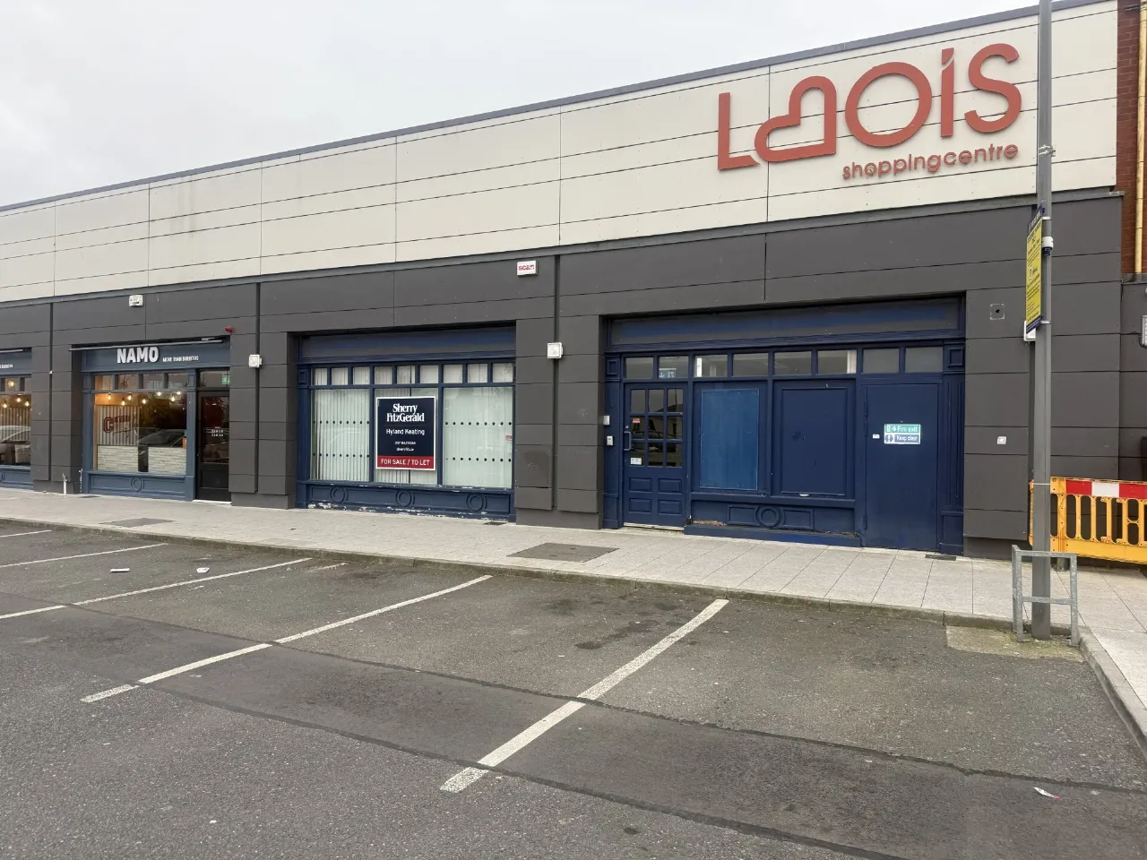 Photo of Ulster Bank, James Fintan Lawlor Avenue,, Portlaoise,, Co.Laois, R32 FX25