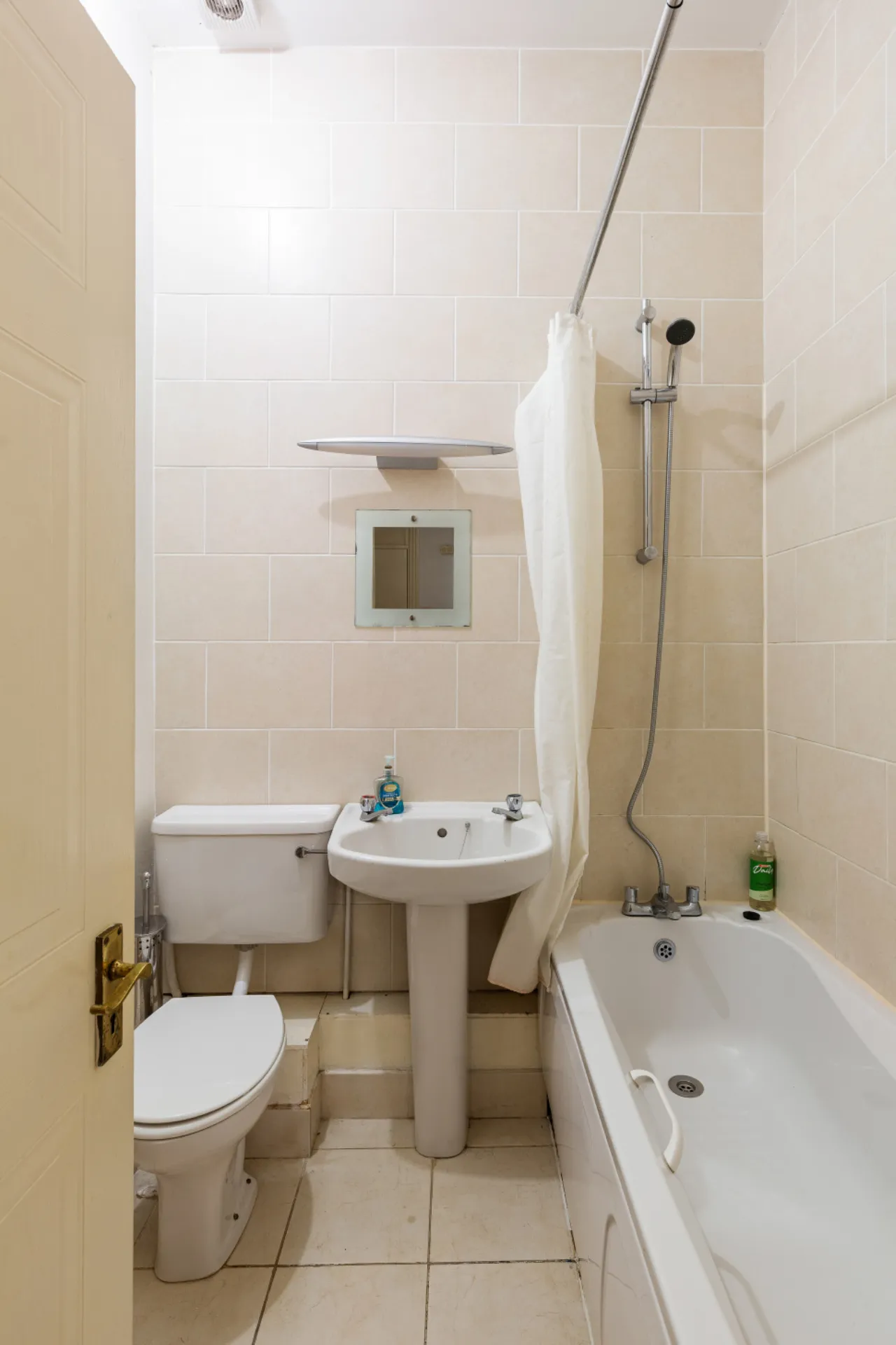 Photo of 215 Bachelors Walk, Dublin 1, D01 W251