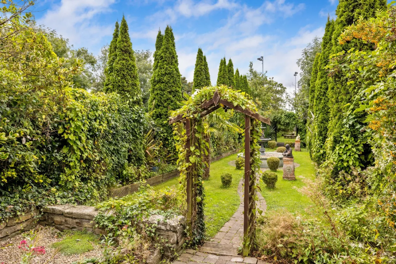 Photo of 100 Strand Road, Sandymount, Dublin 4, D04 VY52