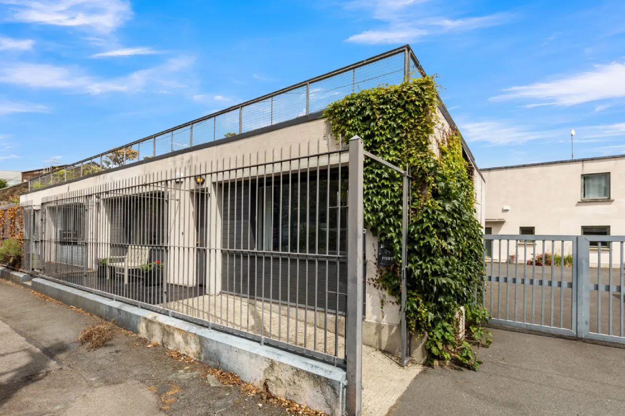 Photo of 1C Railway Cottages, Sandymount, Dublin 4, D04 F9N2