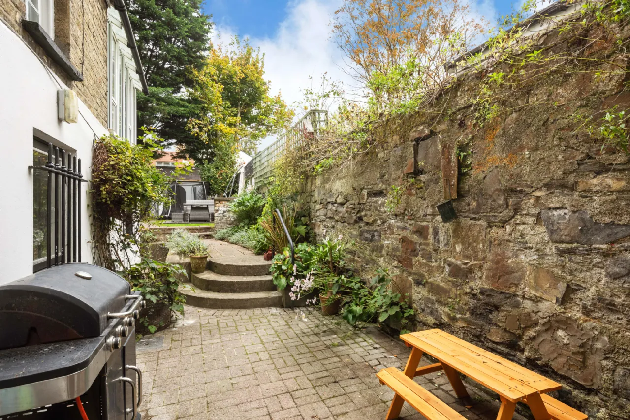 Photo of 3 Wellington Place, Ballsbridge, Dublin 4, D04 E7Y8