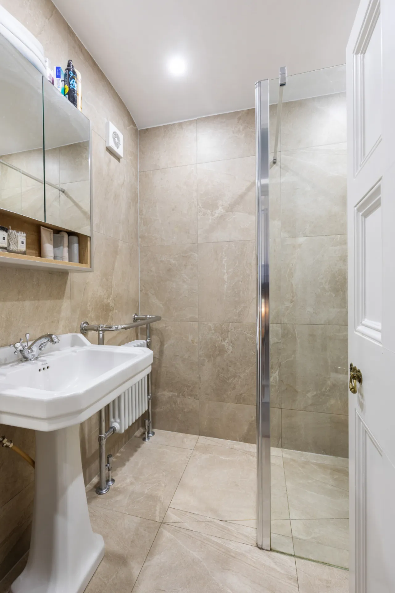 Photo of 3 Wellington Place, Ballsbridge, Dublin 4, D04 E7Y8