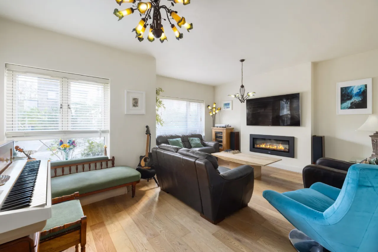 Photo of 40 Woodbank, Shankill, Dublin 18, D18 HO26