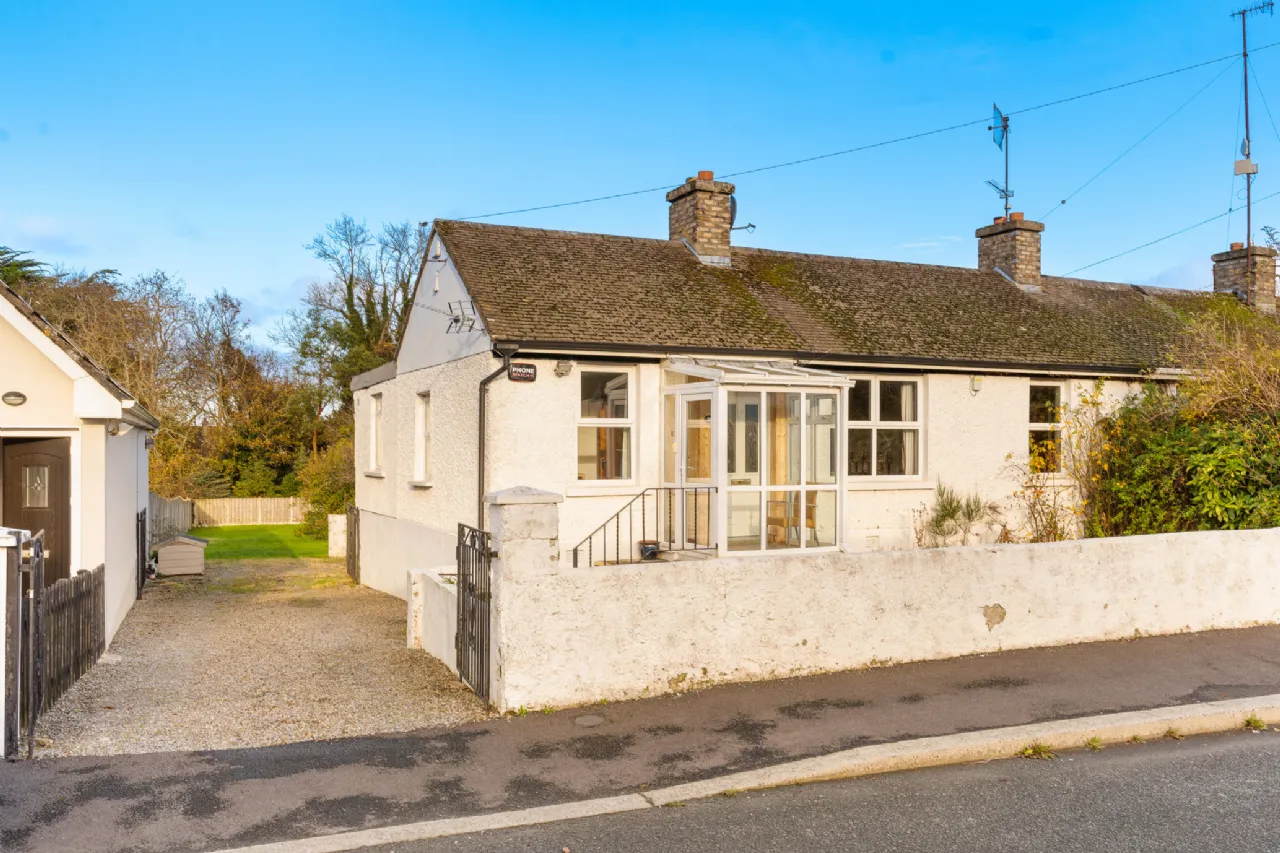 Photo of 26 Glenamuck Cottages, Carrickmines, Dublin 18, D18 Y5C6