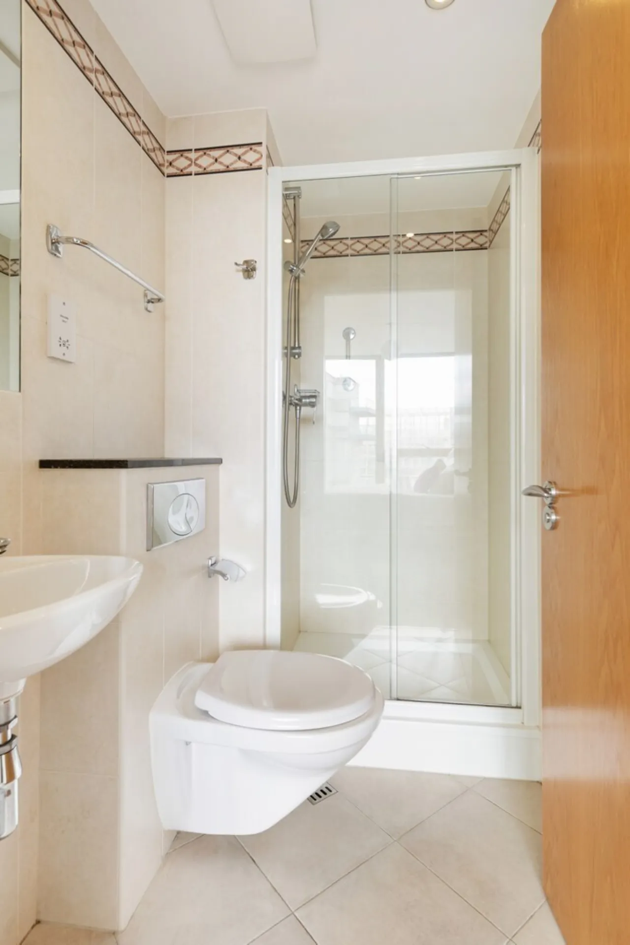 Photo of 225 The Links, Elmpark Green, Merrion, Dublin 4, D04 XN90