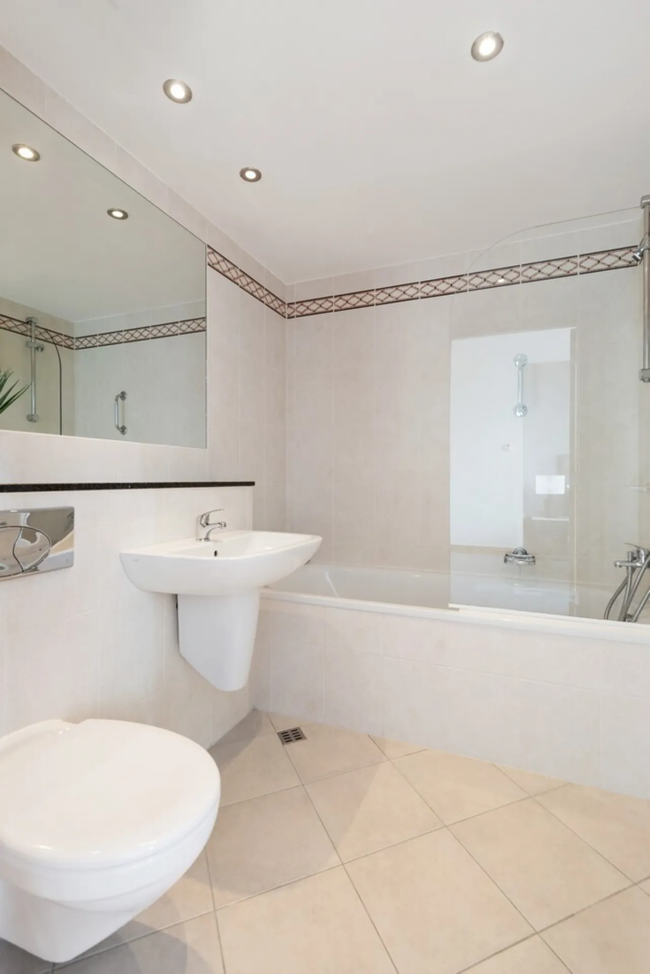 Photo of 225 The Links, Elmpark Green, Merrion, Dublin 4, D04 XN90