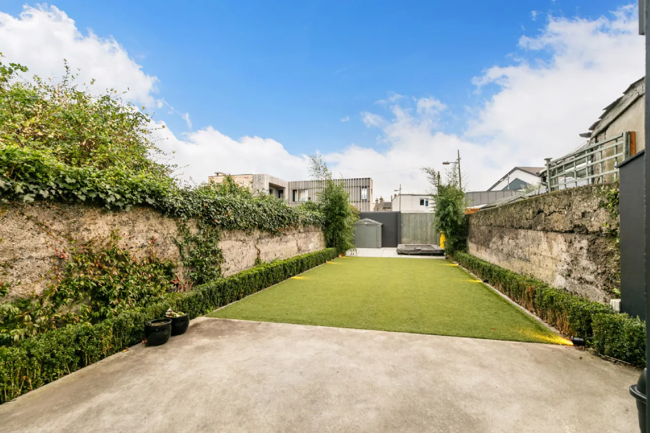 Photo of 8 Mount Eden Road, Donnybrook, Dublin 4, D04 X7P1