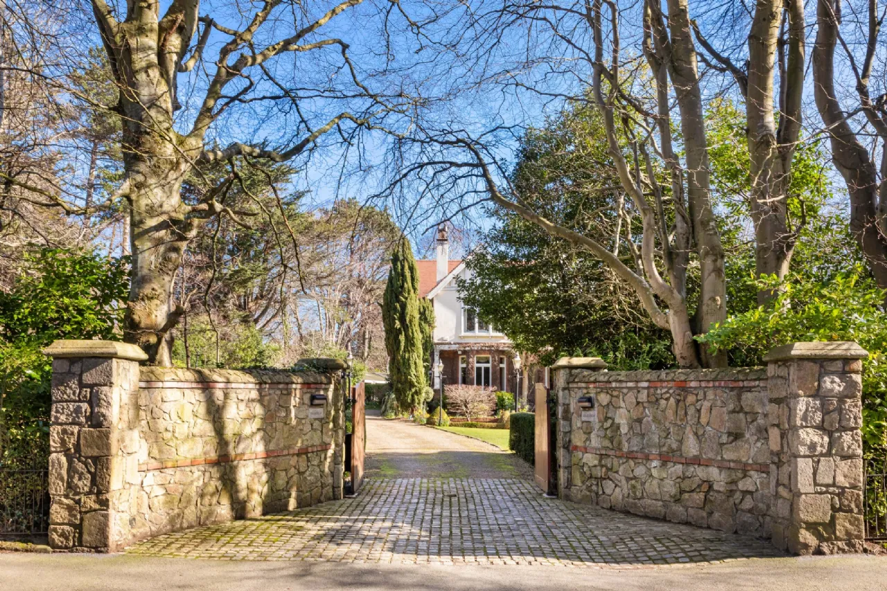 Photo of Craigholm, Brighton Road, Foxrock, Dublin 18, D18 H1F3