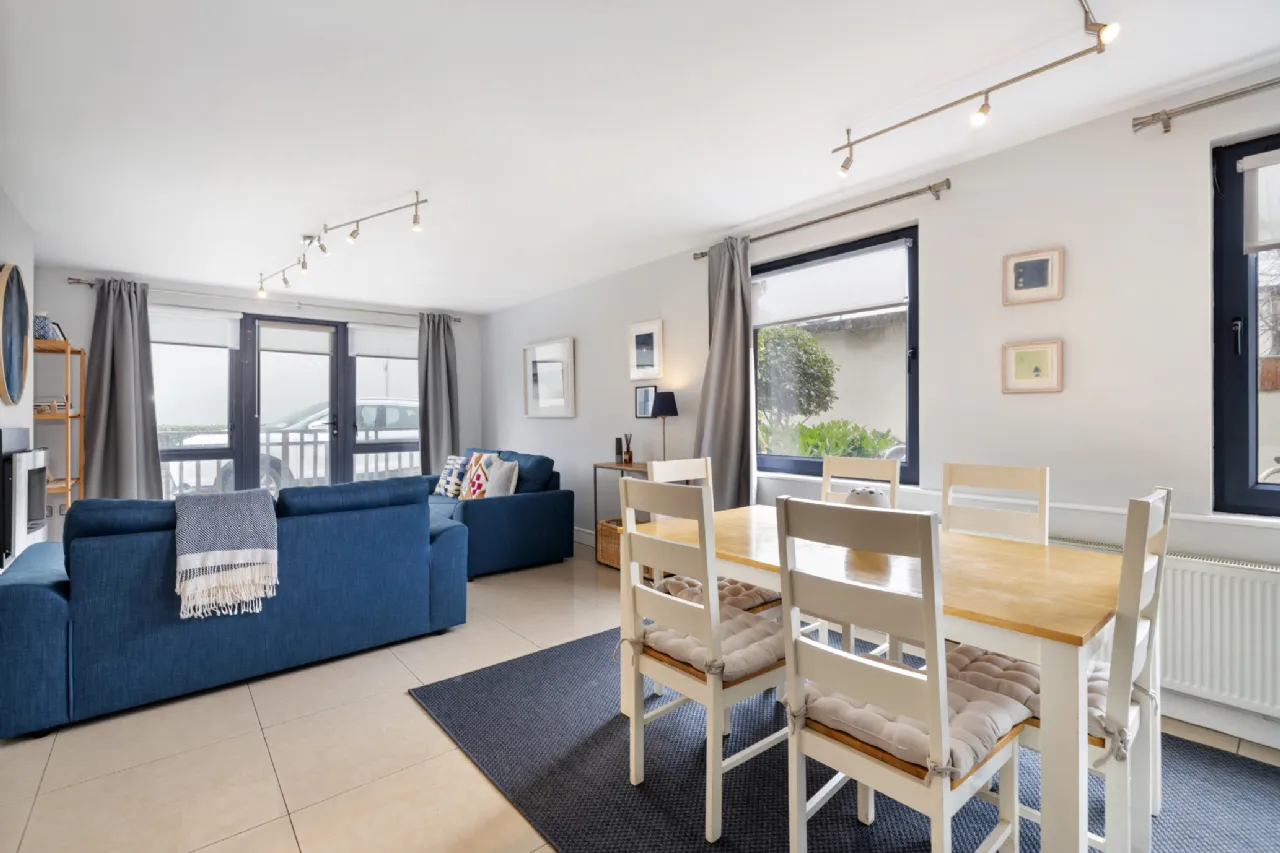 Photo of 6 Le Hunt House, Brennanstown Square, Cabinteely, Dublin 18, D18 E433